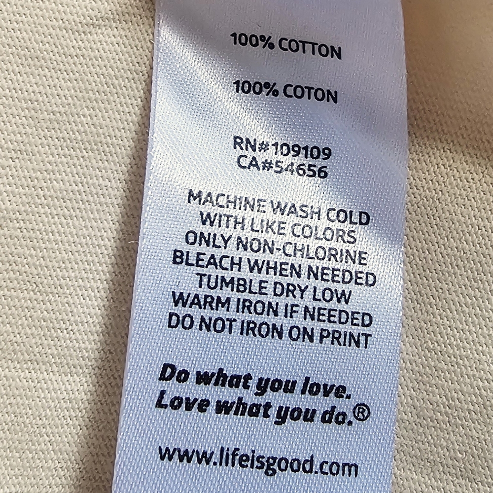 Life is Good wm's V-neck crusher, sz L, cream-colored,  NWT - Picture 2 of 6